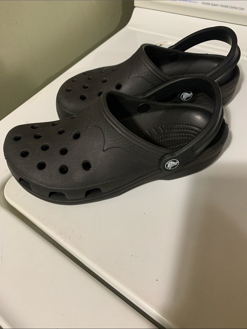 CROCS Classic Clog in Black